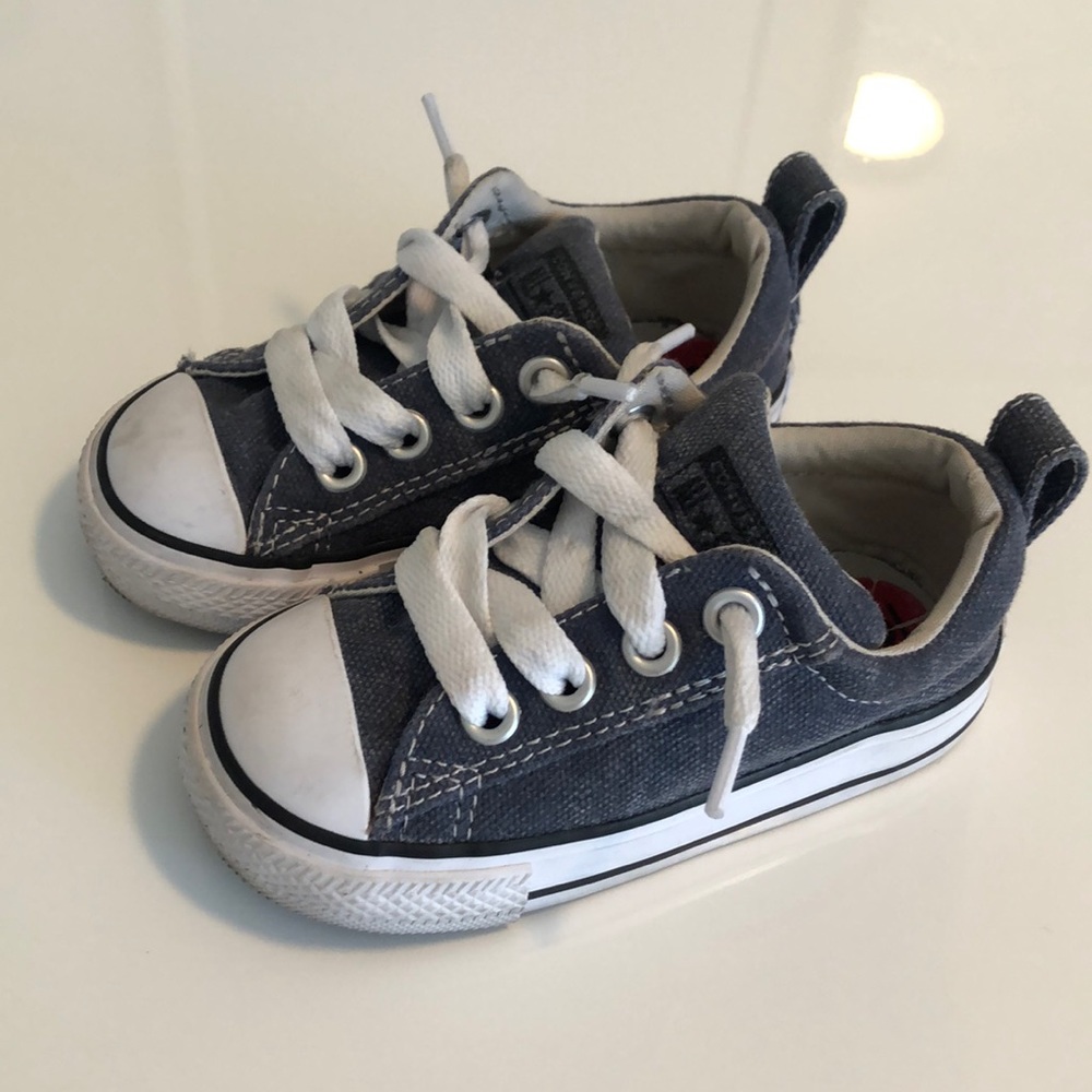 Toddler Boys converse size 6
